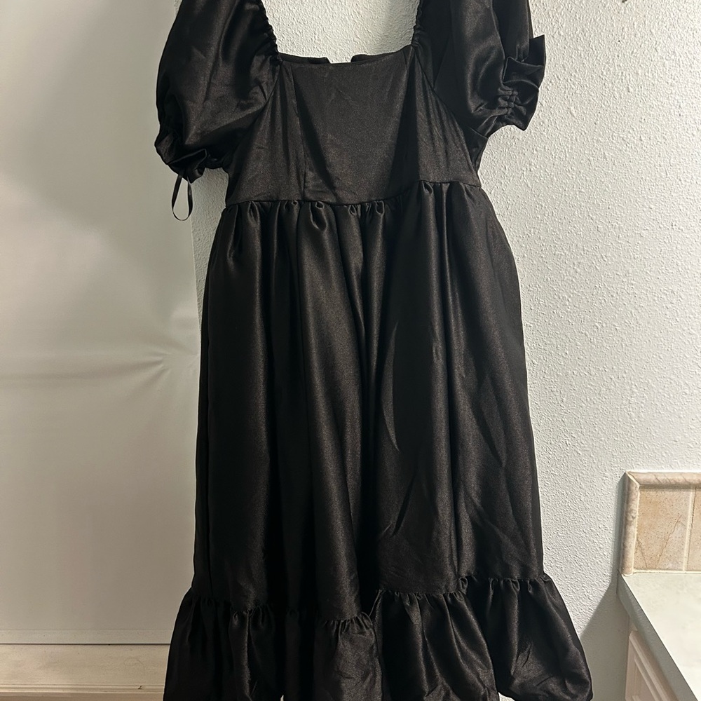 Elegant Black Puff Sleeve Dress